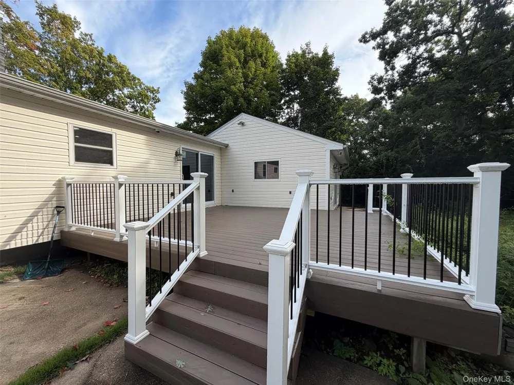 53 Longworth Avenue Dix Hills, NY 11746