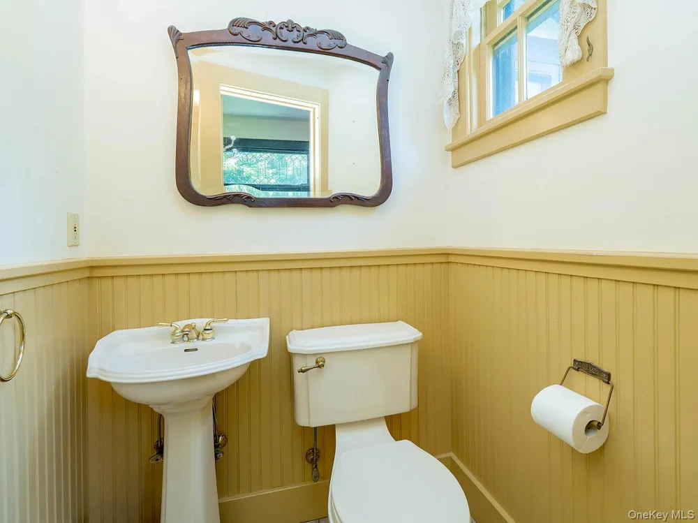 230 Littleworth Lane Sea Cliff, NY 11579