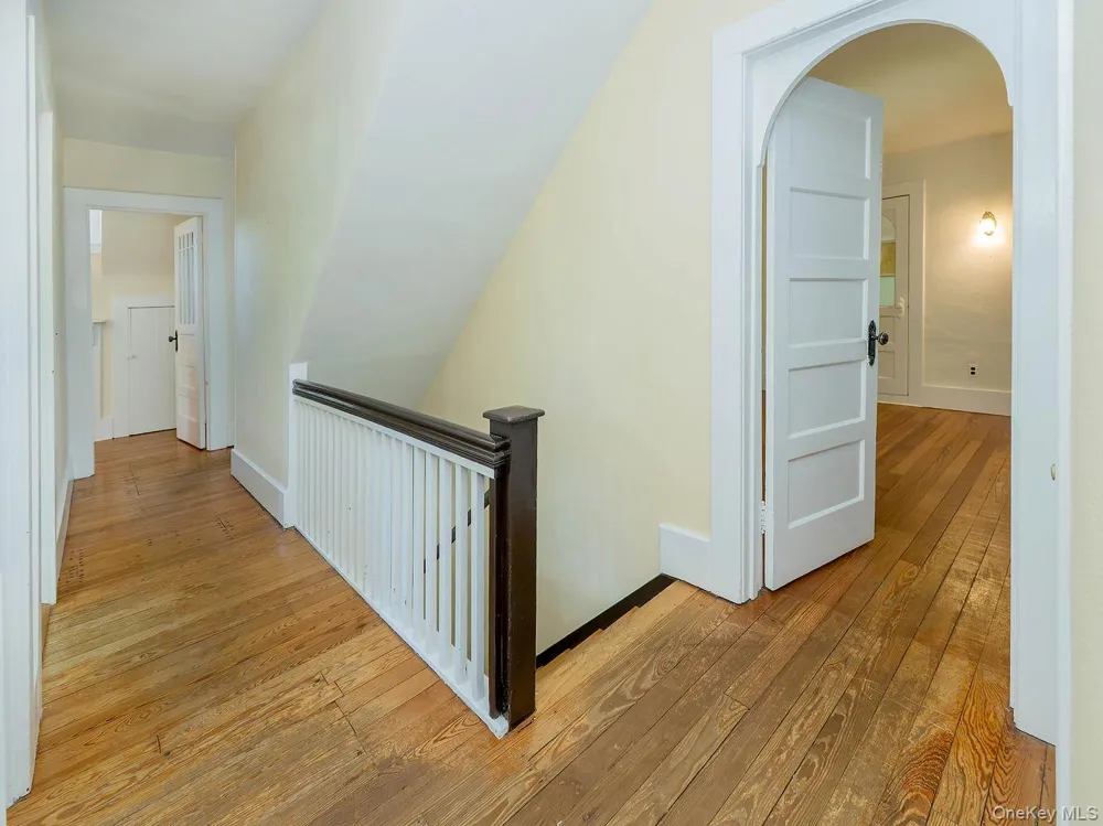 230 Littleworth Lane Sea Cliff, NY 11579