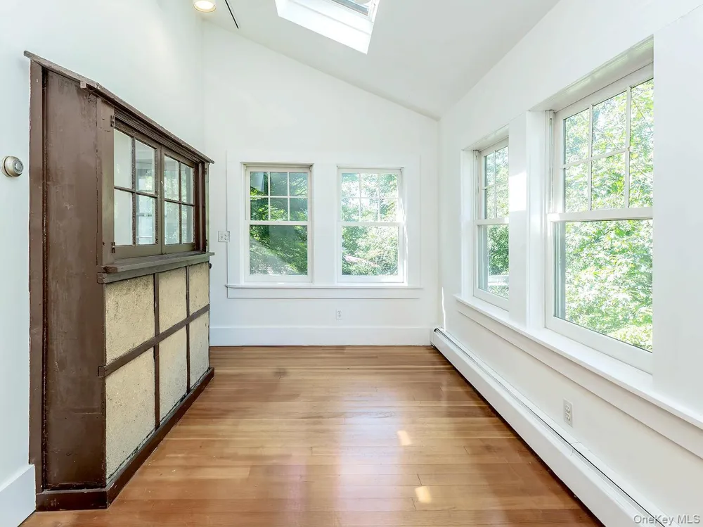 230 Littleworth Lane Sea Cliff, NY 11579