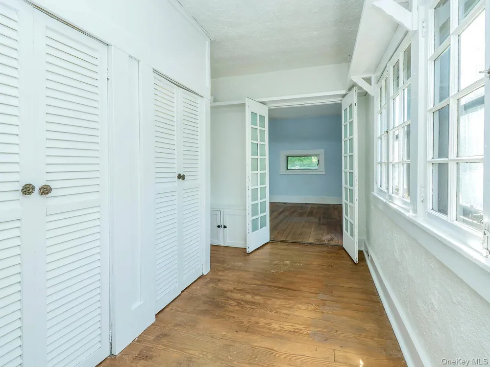 230 Littleworth Lane Sea Cliff, NY 11579