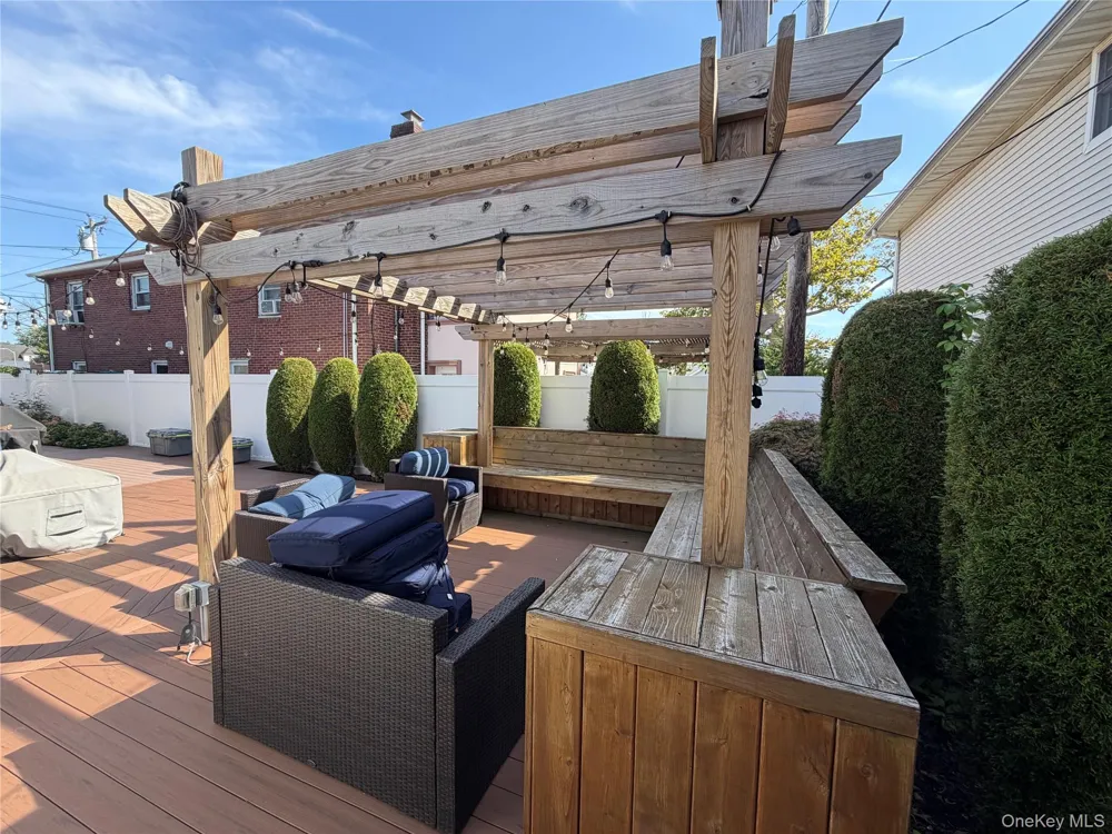 607 Lincoln Boulevard Long Beach, NY 11561