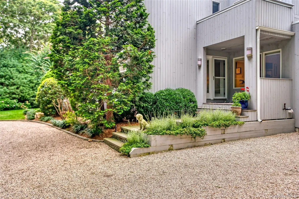 58 Bucks Path East Hampton, NY 11937