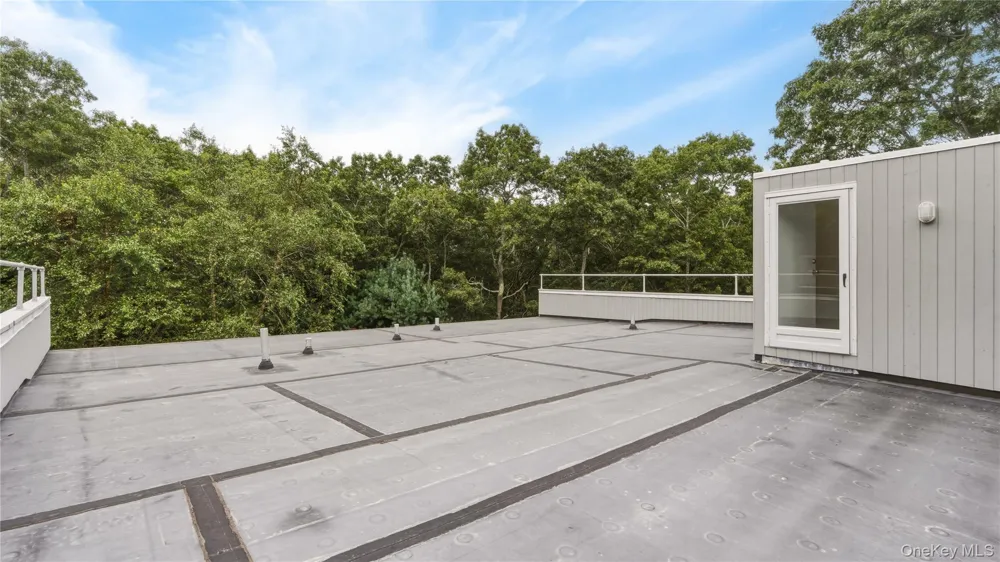 58 Bucks Path East Hampton, NY 11937