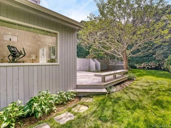 58 Bucks Path East Hampton, NY 11937