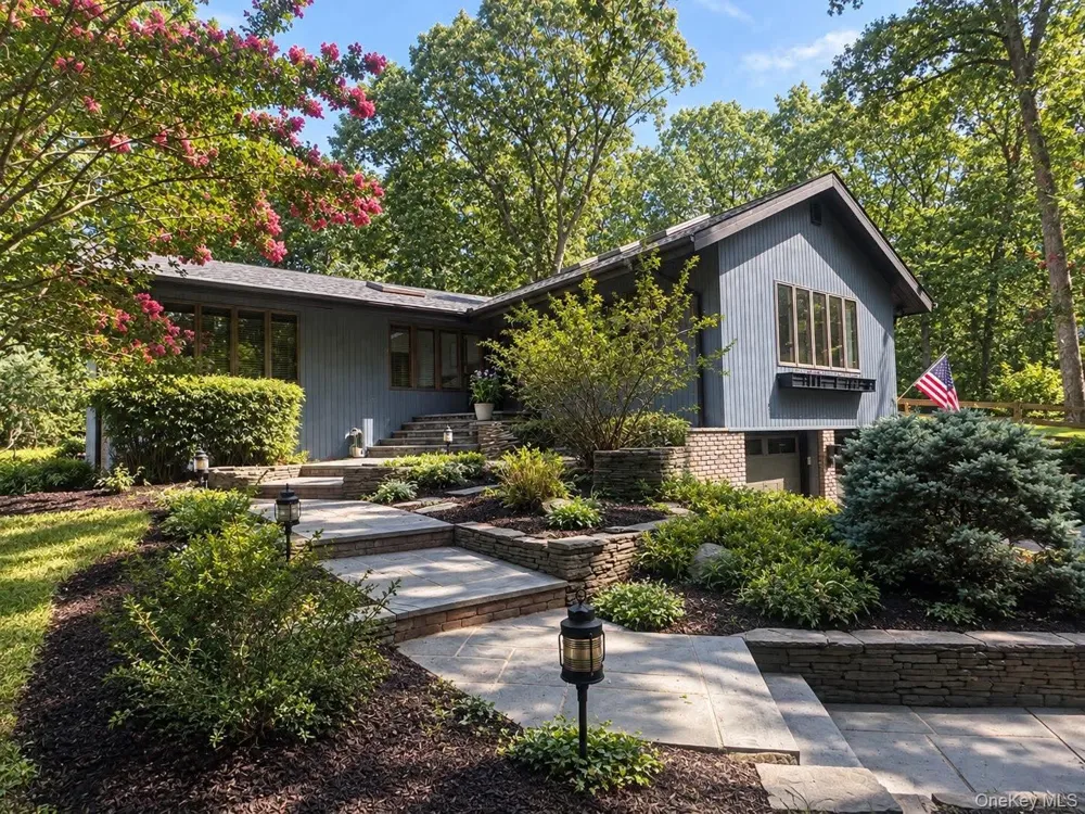 1 Pheasant Lane Lloyd Neck, NY 11743