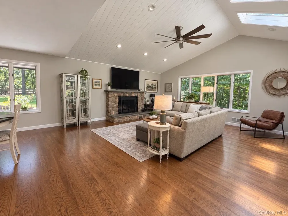 1 Pheasant Lane Lloyd Neck, NY 11743