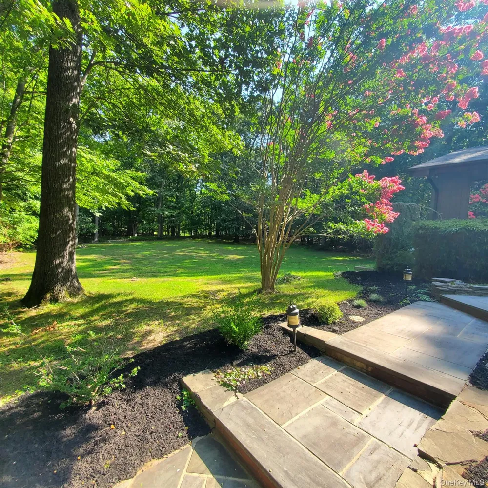 1 Pheasant Lane Lloyd Neck, NY 11743