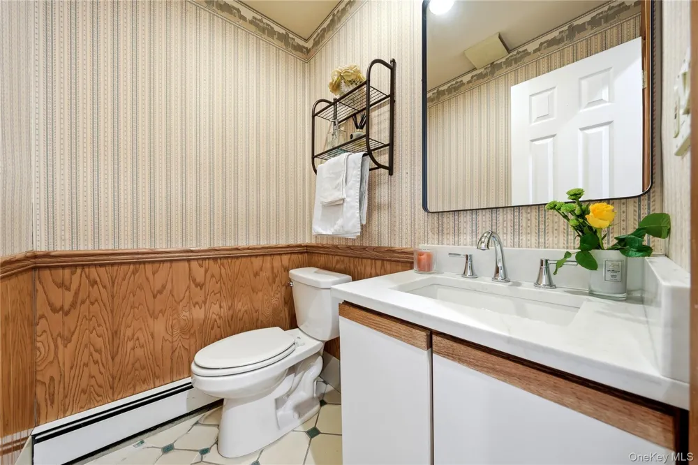 3 Finnin Place Bayville, NY 11709
