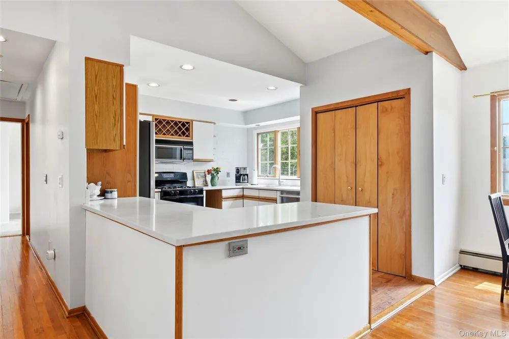 3 Finnin Place Bayville, NY 11709