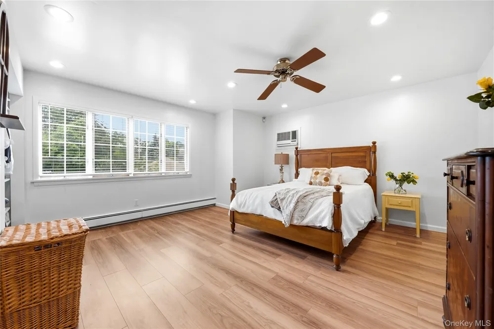 3 Finnin Place Bayville, NY 11709