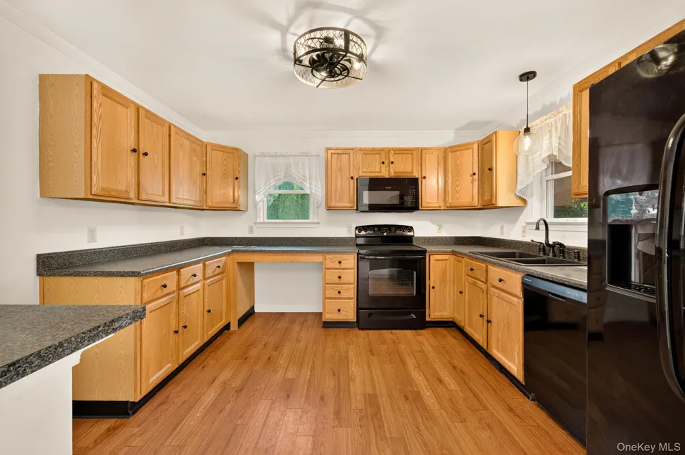 3 Josephs Drive Saugerties, NY 12477