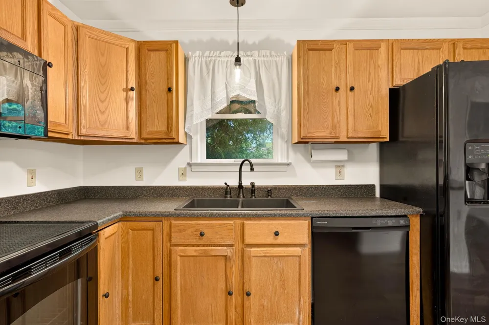 3 Josephs Drive Saugerties, NY 12477