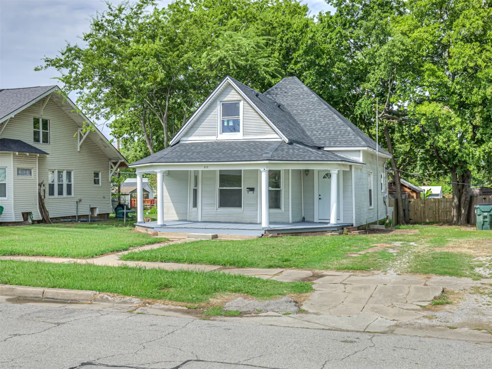 512 S Poplar Street Sapulpa, OK 74066
