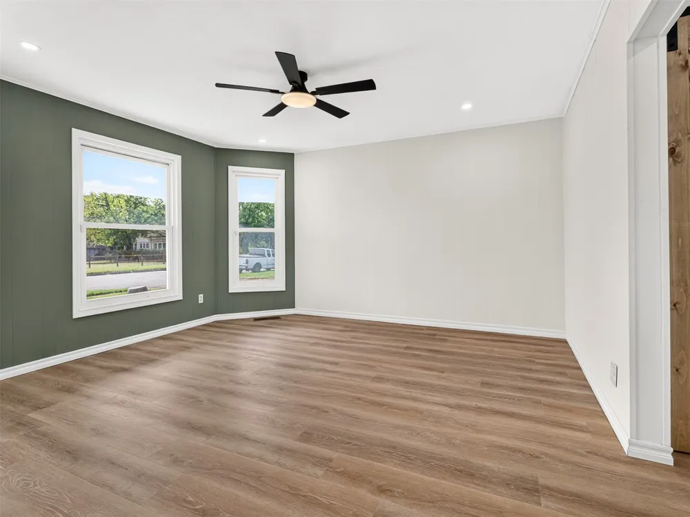 512 S Poplar Street Sapulpa, OK 74066