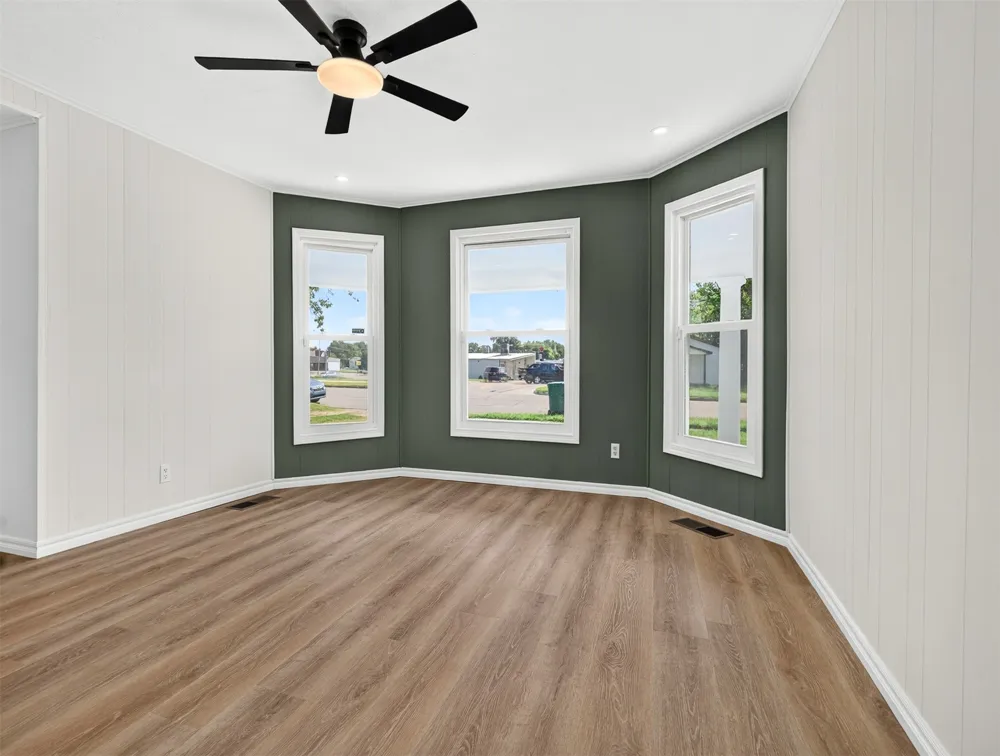 512 S Poplar Street Sapulpa, OK 74066