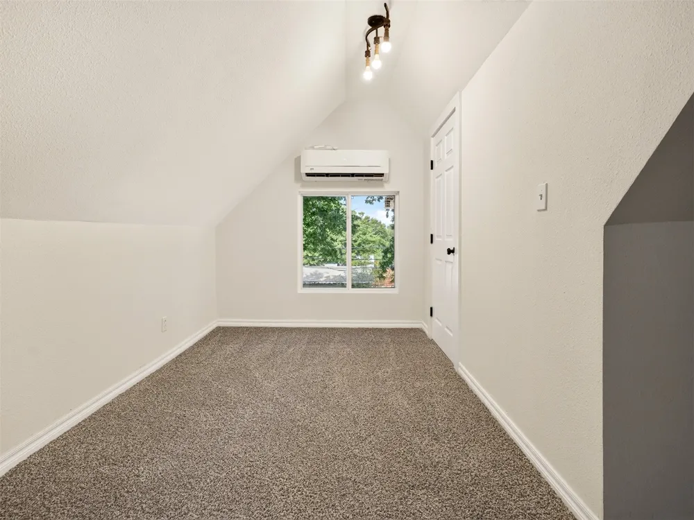 512 S Poplar Street Sapulpa, OK 74066