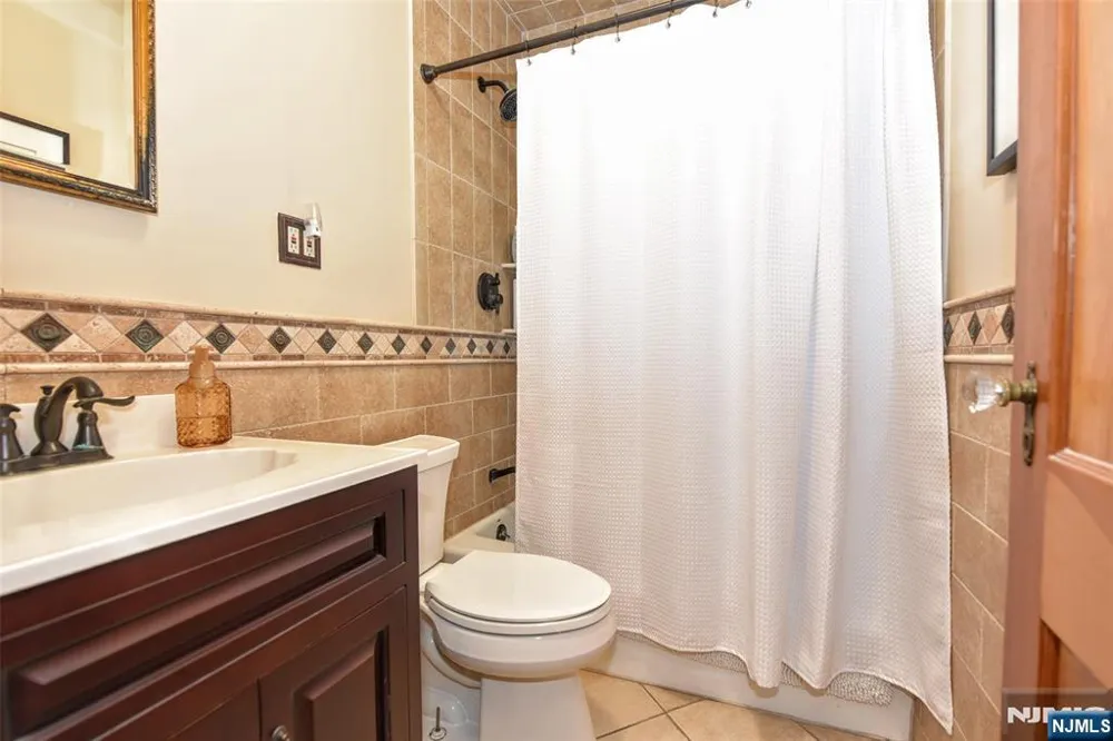 519 Saint Pauls Avenue Cliffside Park, NJ 07010