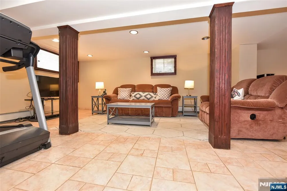 519 Saint Pauls Avenue Cliffside Park, NJ 07010