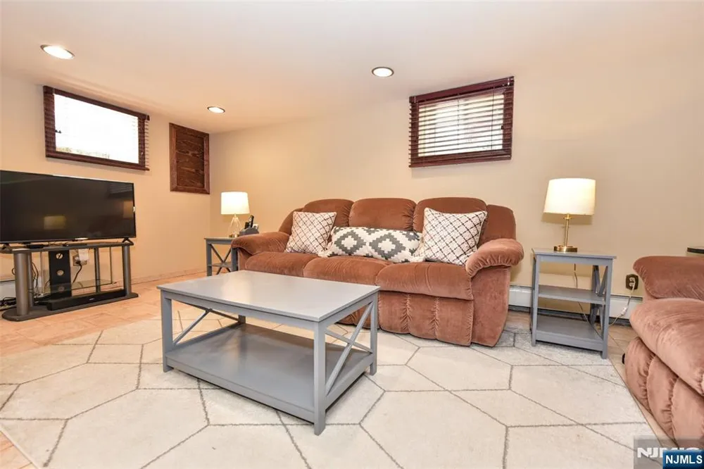 519 Saint Pauls Avenue Cliffside Park, NJ 07010