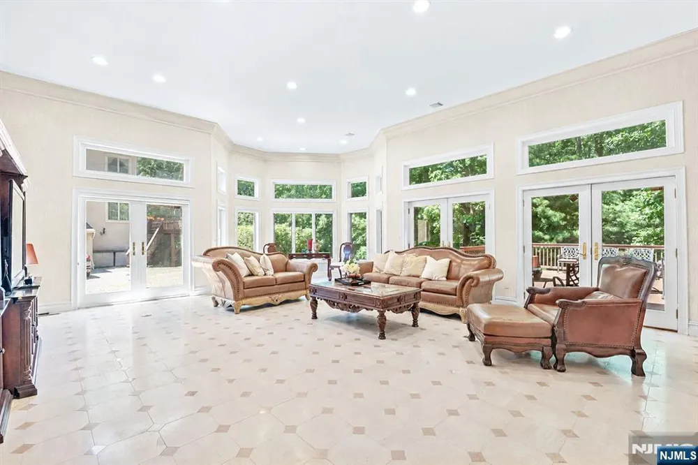 307 Daffodil Drive Norwood, NJ 07648