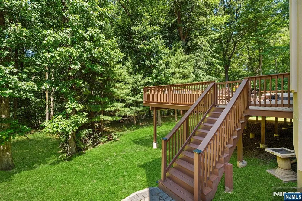 307 Daffodil Drive Norwood, NJ 07648