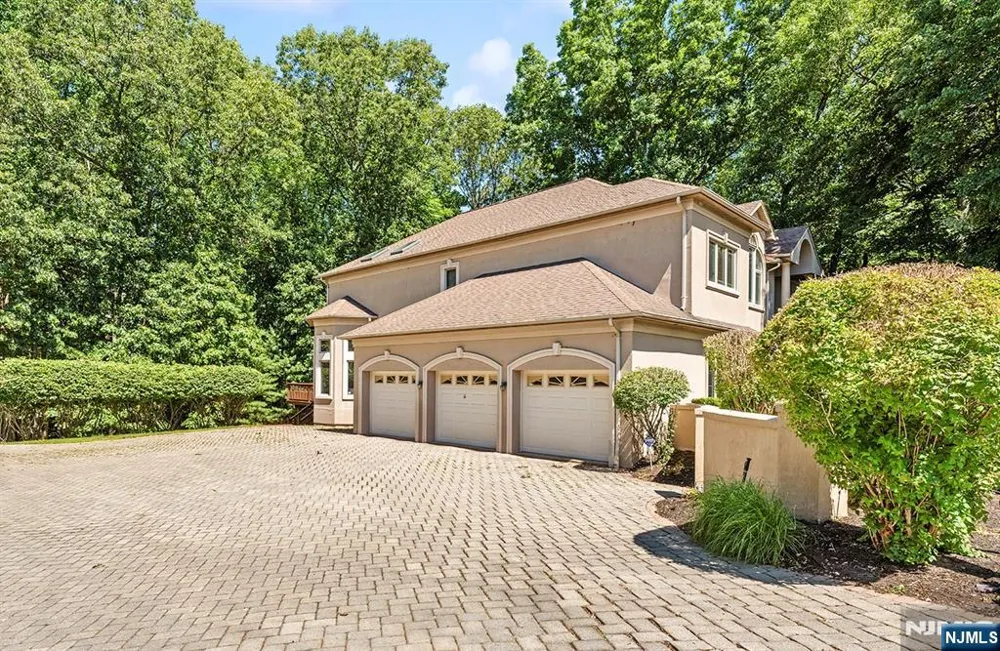 307 Daffodil Drive Norwood, NJ 07648