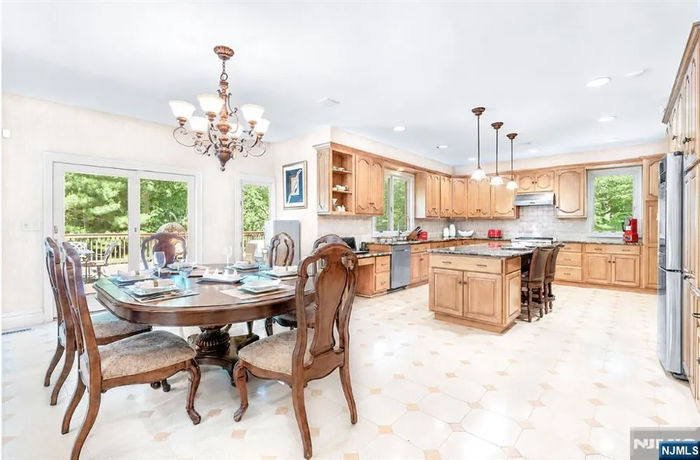 307 Daffodil Drive Norwood, NJ 07648