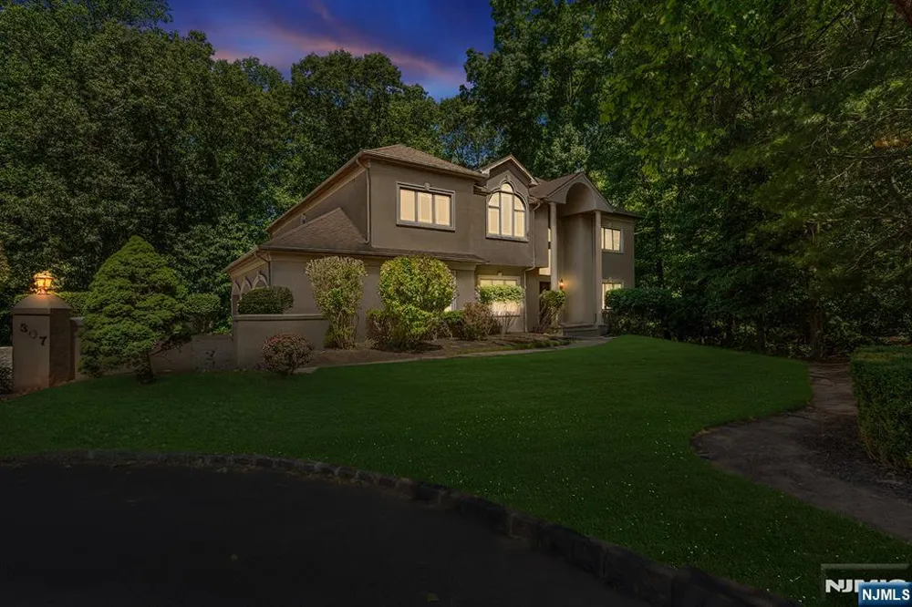 307 Daffodil Drive Norwood, NJ 07648