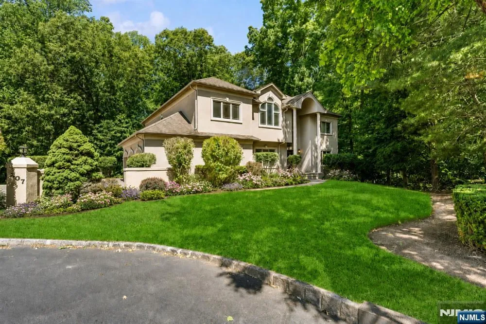 307 Daffodil Drive Norwood, NJ 07648