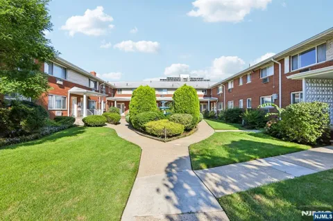 1315 Anderson Avenue 26
