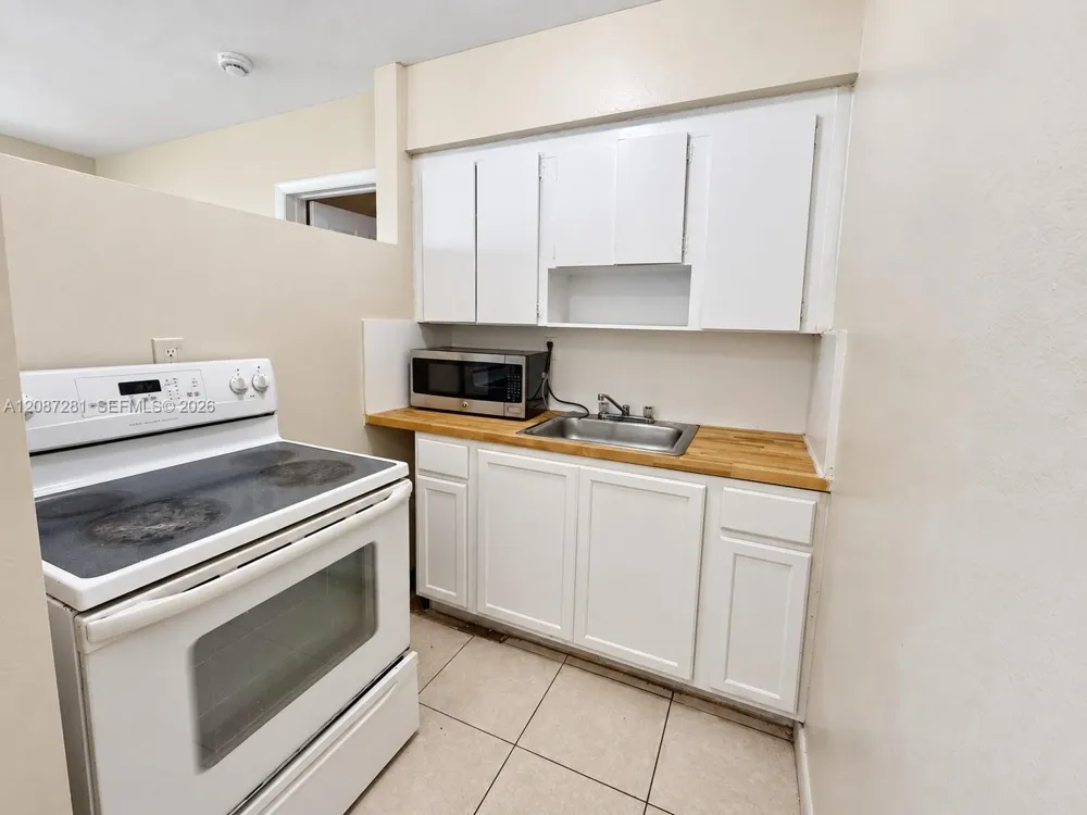 3639 SW 13th Ct #4 Fort Lauderdale, FL 33312