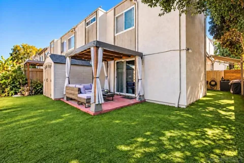 8022 Linda Vista Rd. #1M