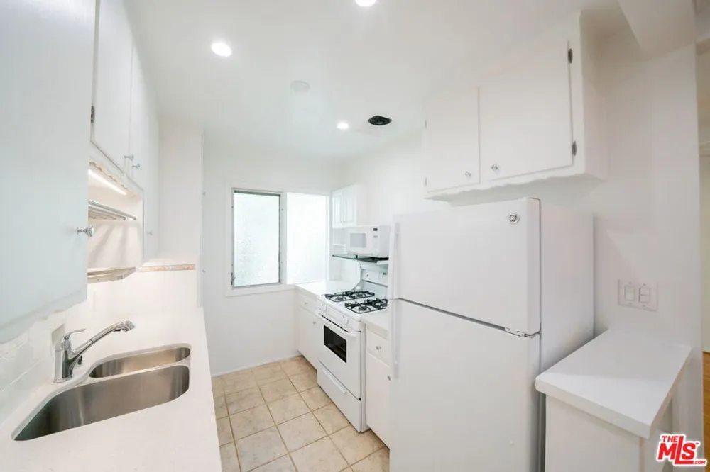 1037 11th Street #8 Santa Monica, CA 90403