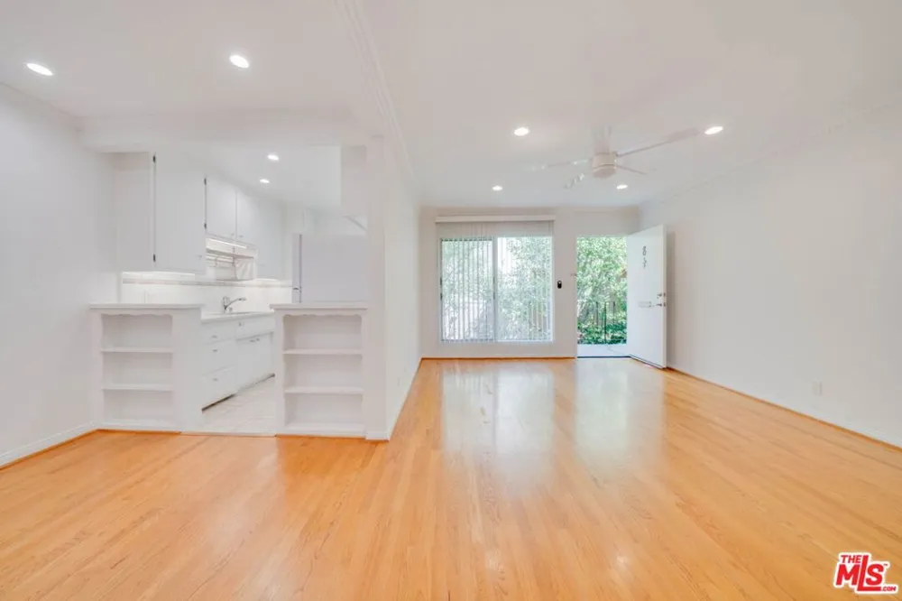1037 11th Street #8 Santa Monica, CA 90403