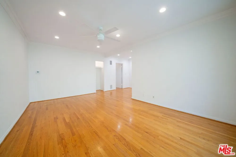 1037 11th Street #8 Santa Monica, CA 90403