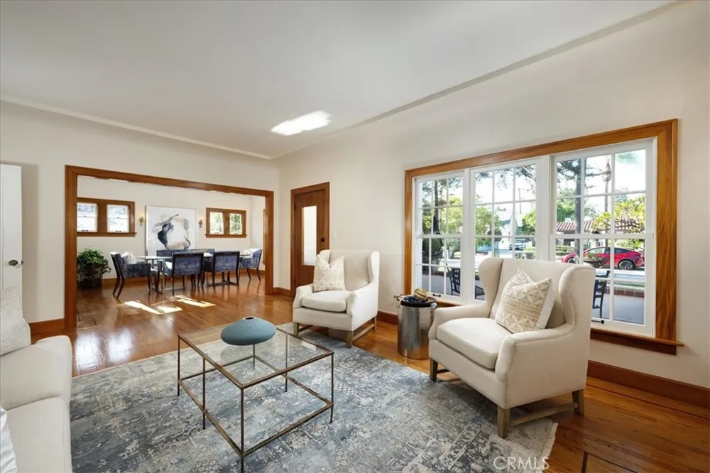 2422 Heliotrope Santa Ana, CA 92706