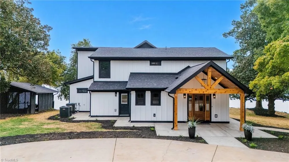 216 Lake Pines Lane Lexington, NC 27292