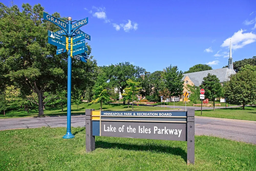 2928 Dean Parkway #5L Minneapolis, MN 55416