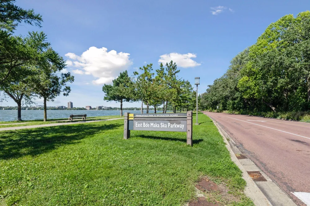 2928 Dean Parkway #5L Minneapolis, MN 55416