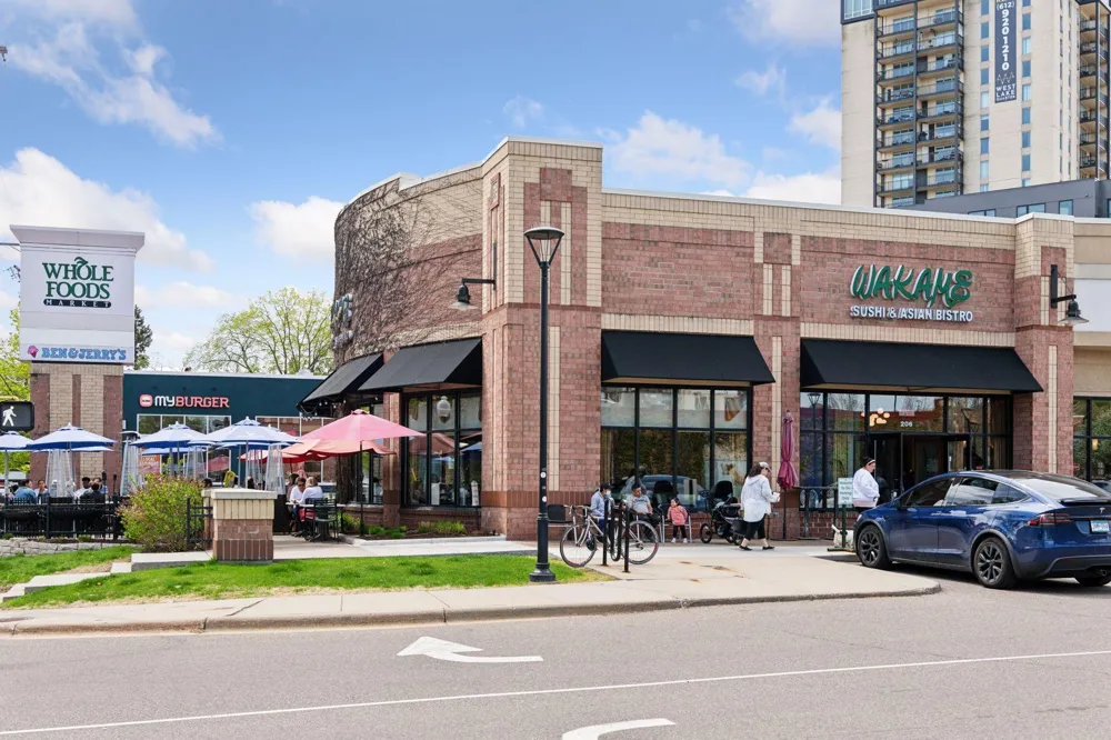 2928 Dean Parkway #5L Minneapolis, MN 55416