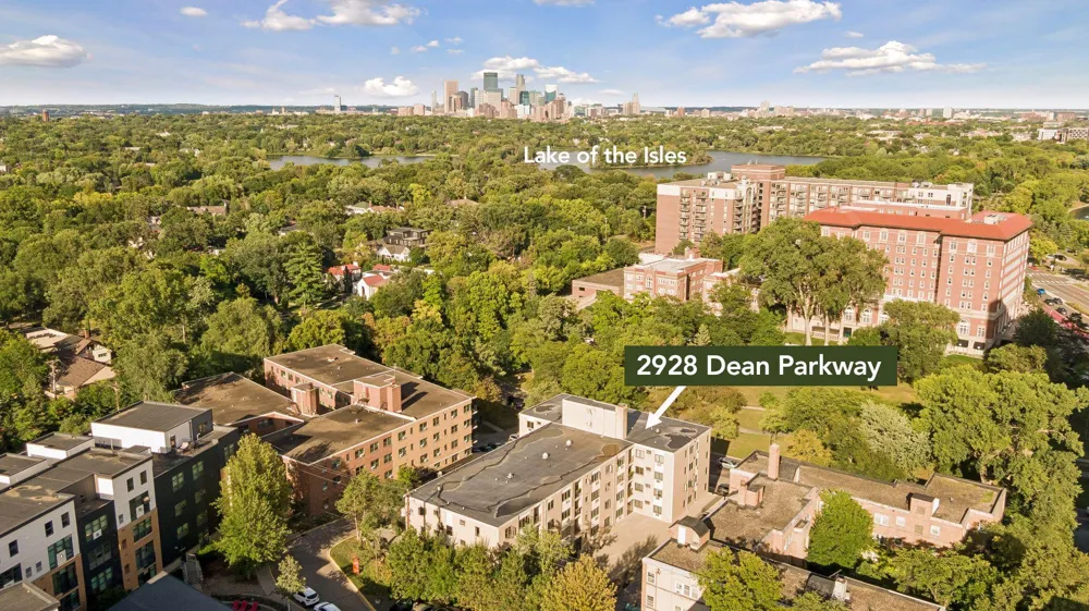 2928 Dean Parkway #5L Minneapolis, MN 55416