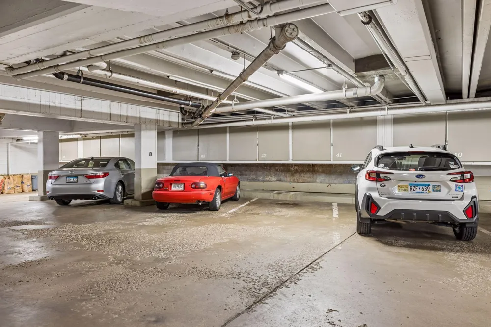 2928 Dean Parkway #5L Minneapolis, MN 55416