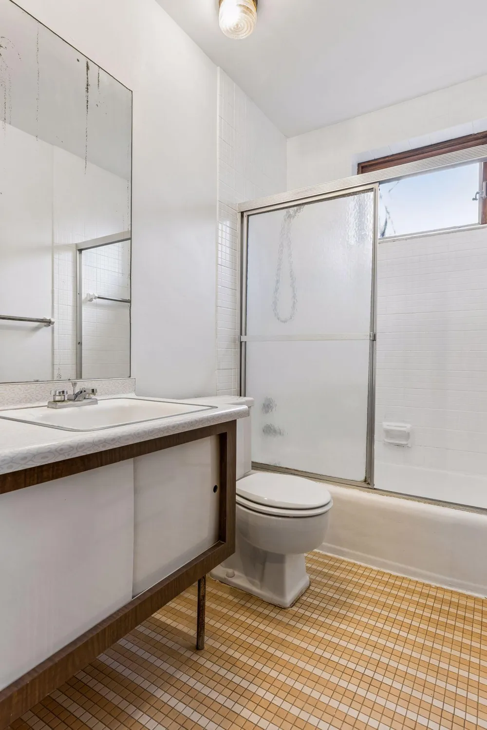 2928 Dean Parkway #5L Minneapolis, MN 55416