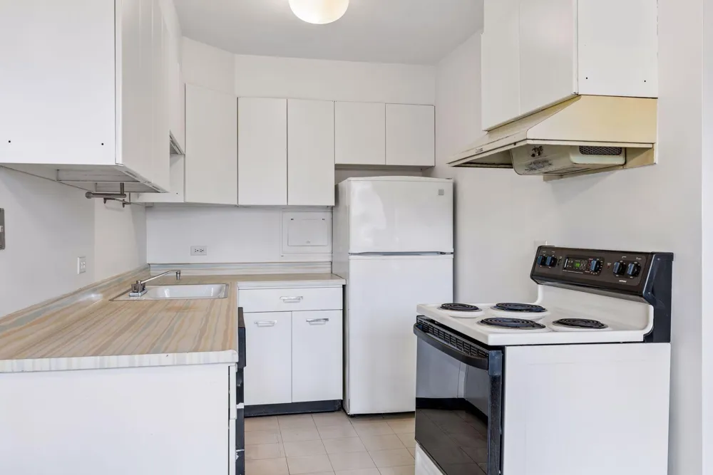 2928 Dean Parkway #5L Minneapolis, MN 55416
