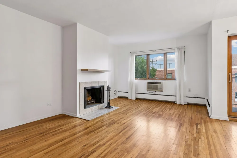 2928 Dean Parkway #5L Minneapolis, MN 55416