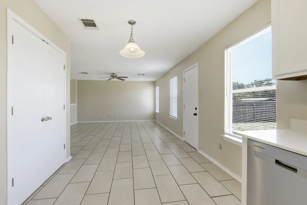 289 Drystone Trail Liberty Hill, TX 78642