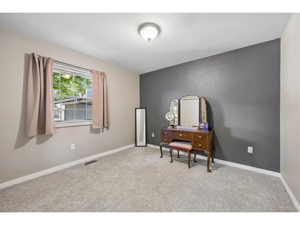 12044 E Maple Avenue Aurora, CO 80012
