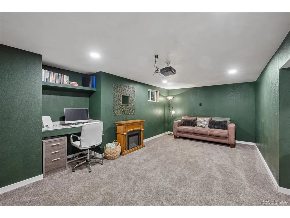 12044 E Maple Avenue Aurora, CO 80012