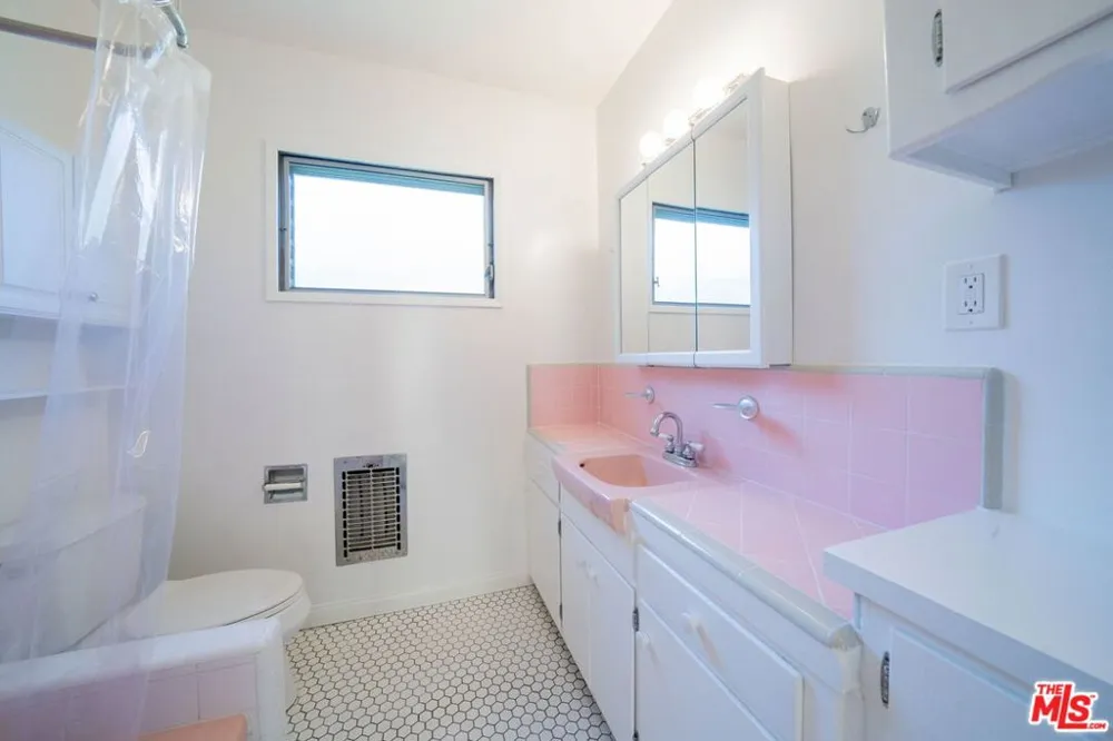 1037 11th Street #6 Santa Monica, CA 90403